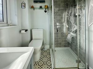 En Suite- click for photo gallery